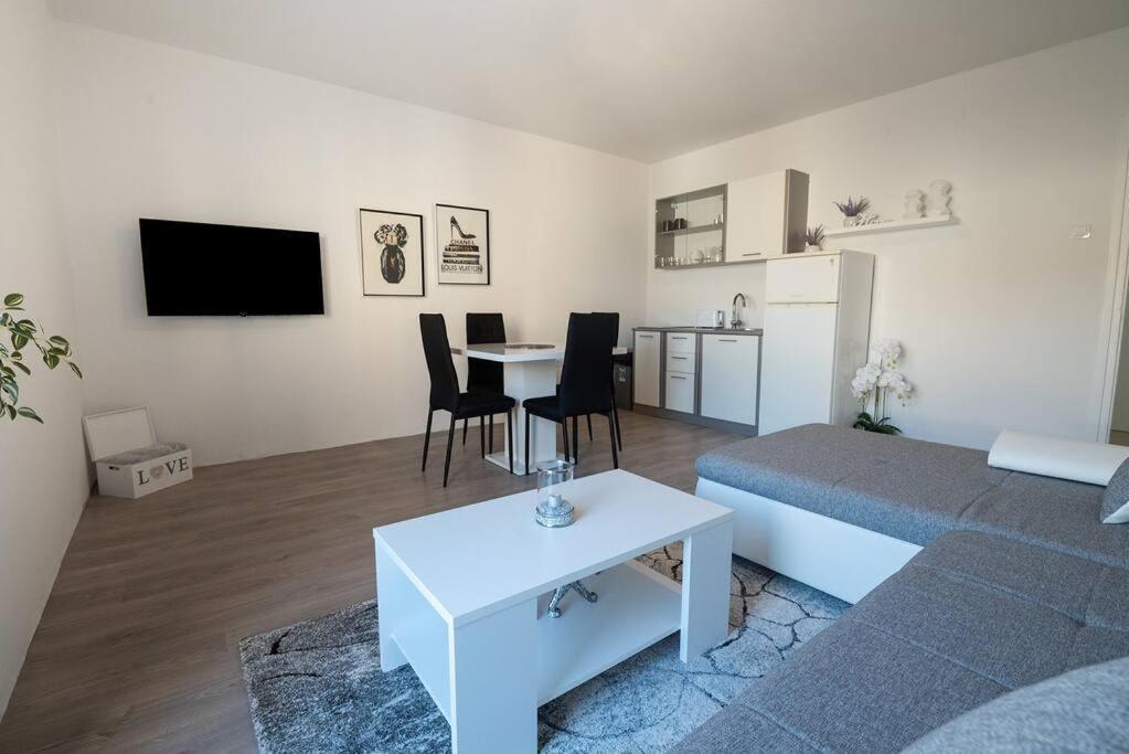 Apartman Iva Apartamento Zadar Exterior foto